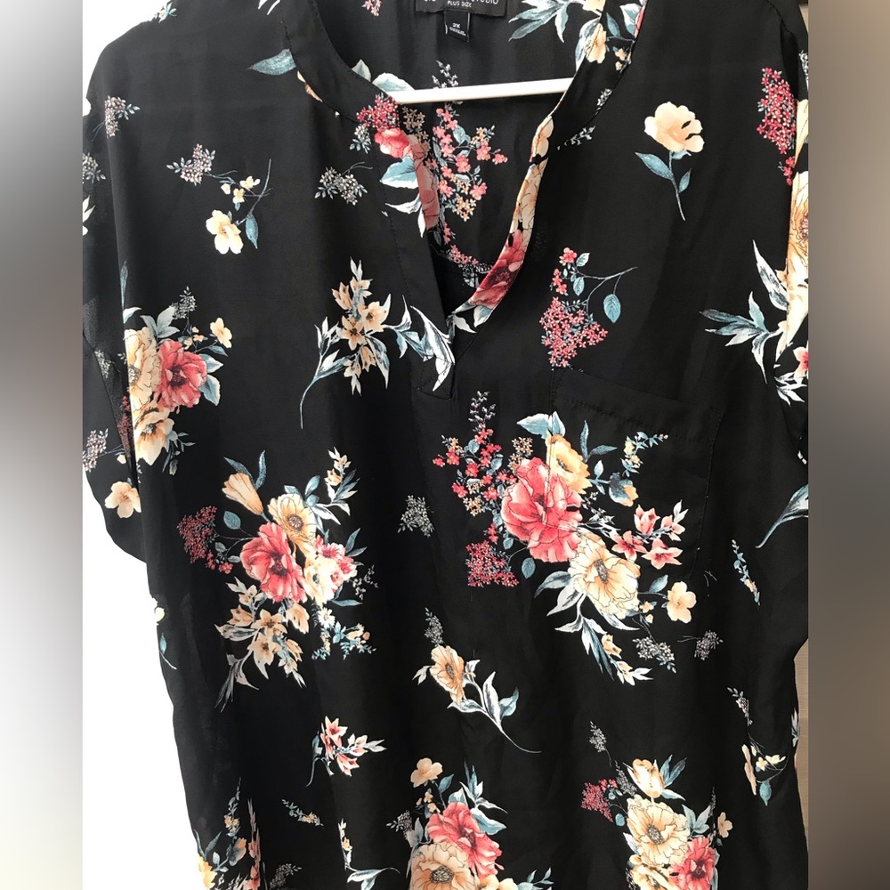 Like new Signature Studio shirt